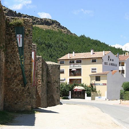 Hostal Restaurante La Muralla Canete  Eksteriør billede