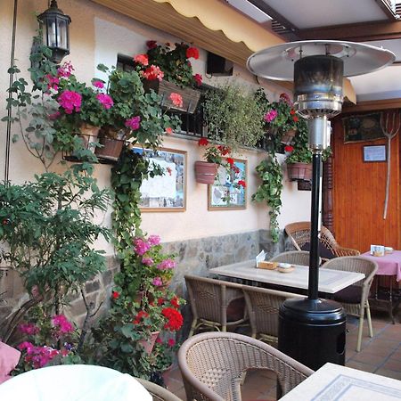 Hostal Restaurante La Muralla Canete  Eksteriør billede