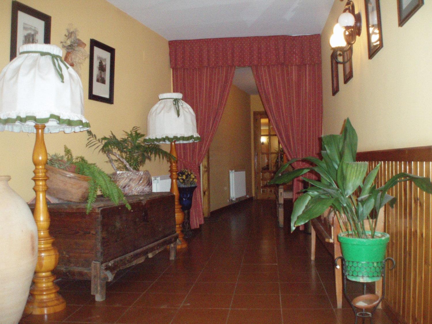 Hostal Restaurante La Muralla Canete  Eksteriør billede