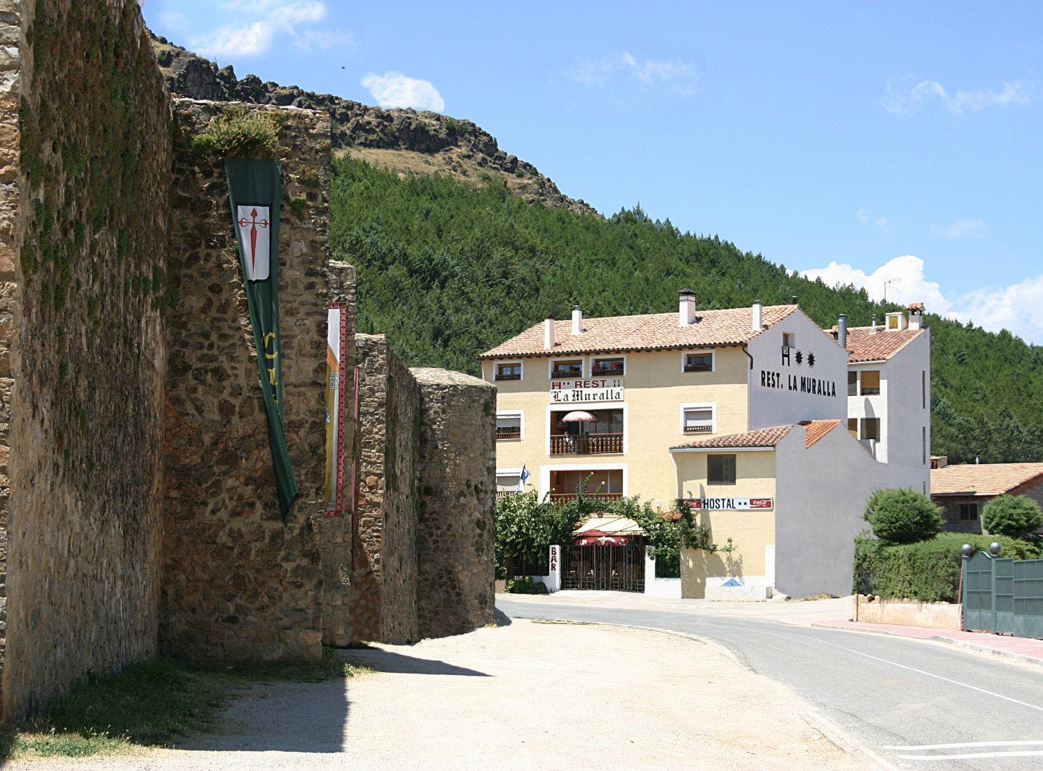 Hostal Restaurante La Muralla Canete  Eksteriør billede