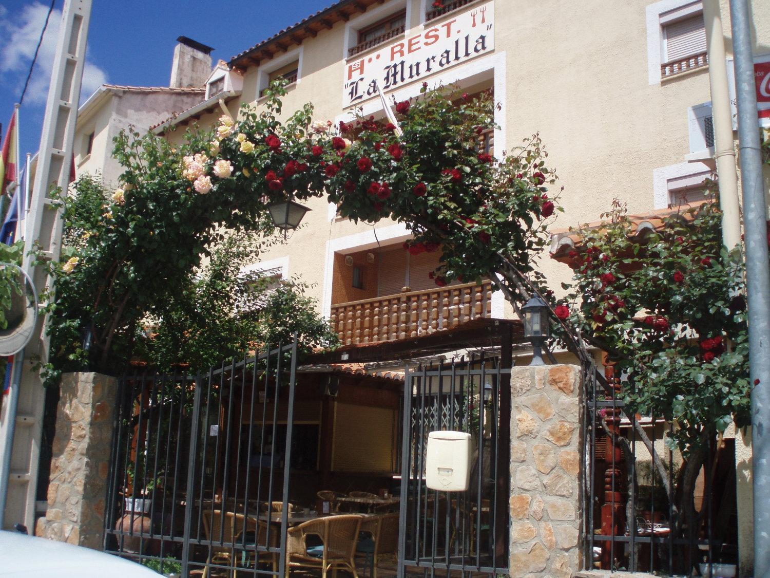Hostal Restaurante La Muralla Canete  Eksteriør billede