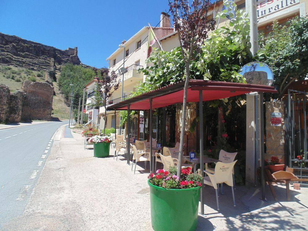 Hostal Restaurante La Muralla Canete  Eksteriør billede
