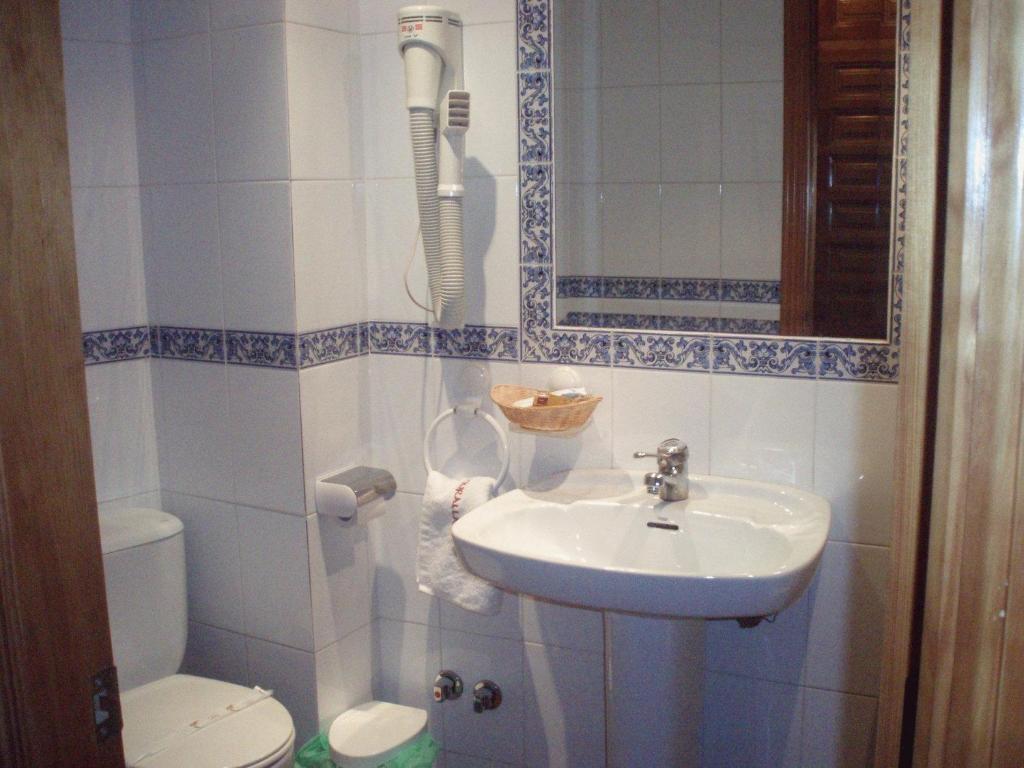 Hostal Restaurante La Muralla Canete  Værelse billede